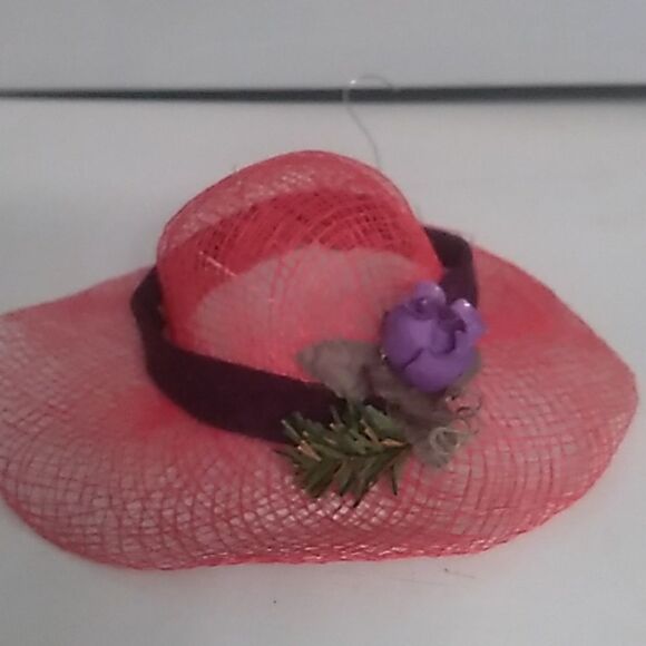 Red Hat Ornament - Picture 1 of 4